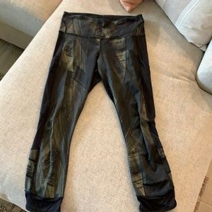 Lulu Lemon black and green Leggings